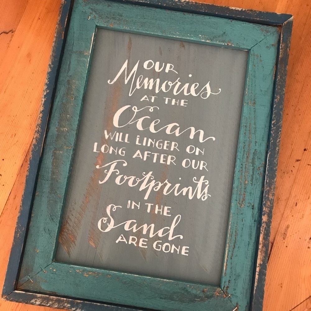 🌊Distressed Wood Ocean Print